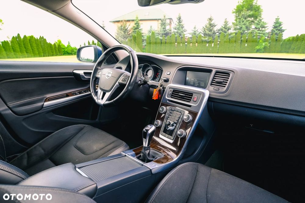 Volvo V60 D4 Drive-E Momentum - 20