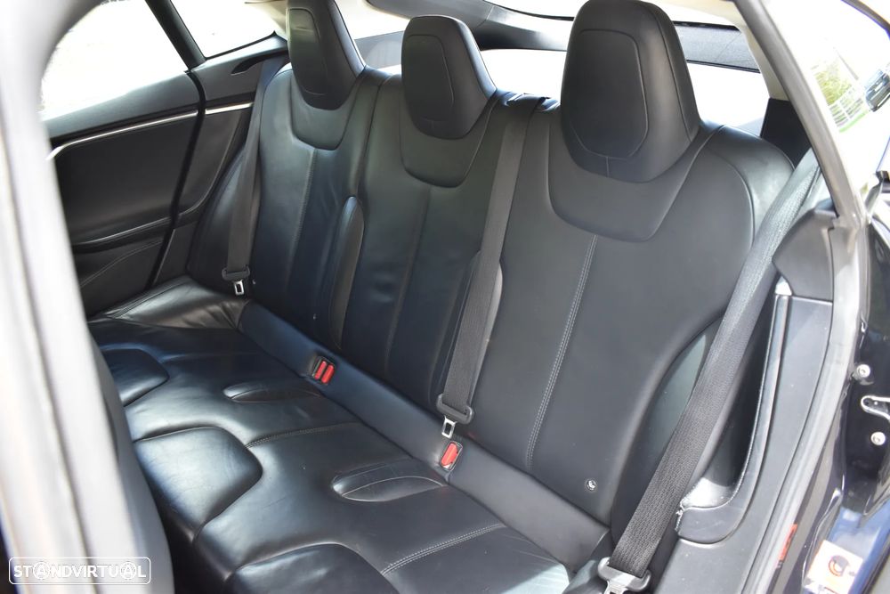 Tesla Model S 85 - 10