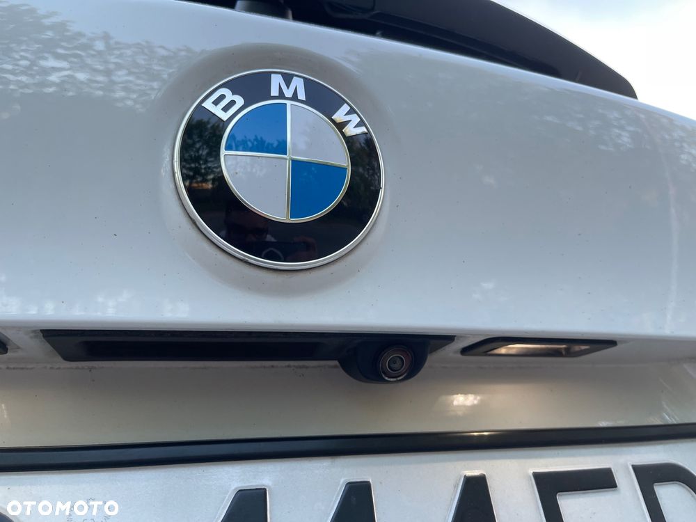 BMW X1 xDrive20d - 12