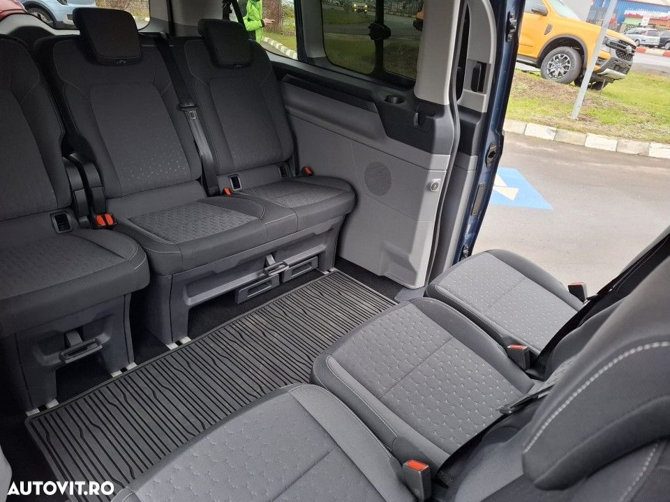 Ford Tourneo Custom - 22