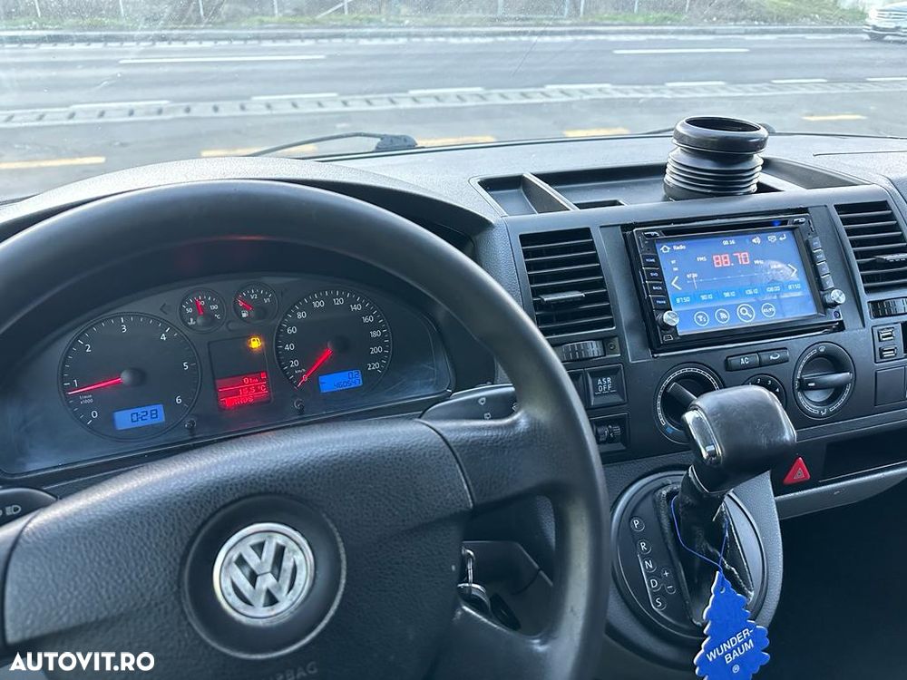 Volkswagen Caravelle - 23