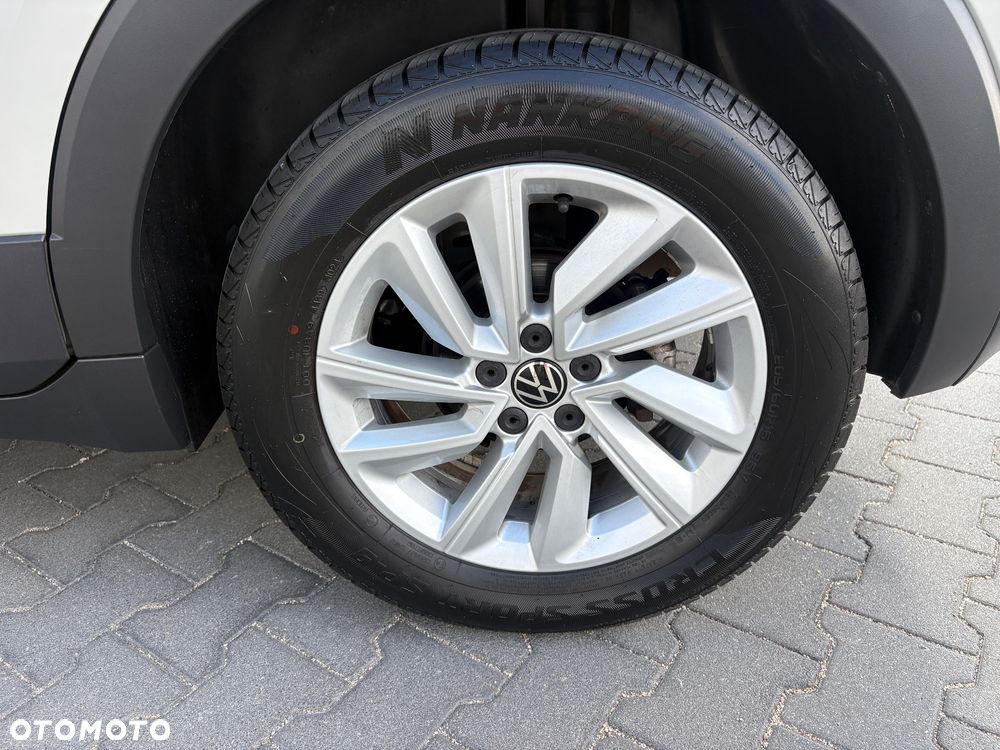 Volkswagen T-Cross - 32