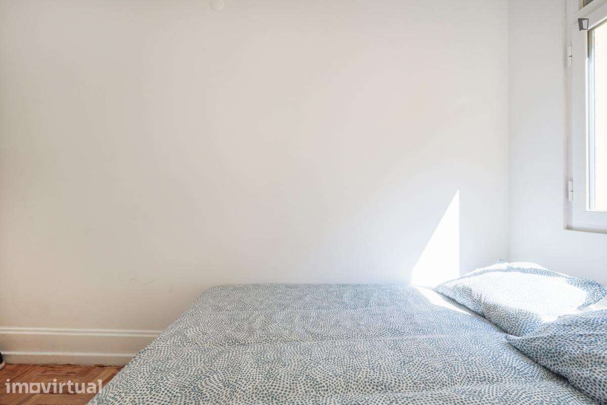 Quarto - localizado em Marquês de Pombal Lisbon - Grande imagem: 4/12