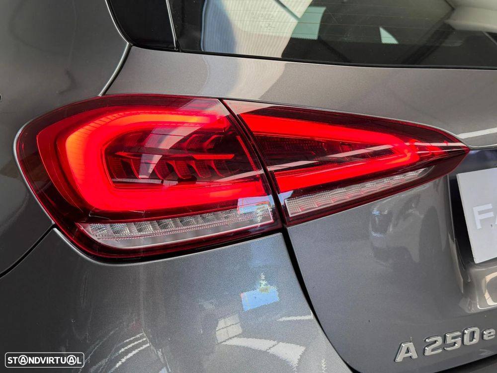 Mercedes-Benz A 250 e AMG Line - 19