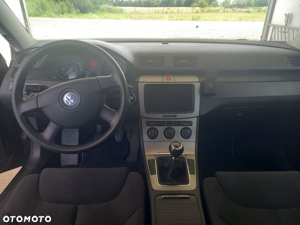 Volkswagen Passat 2.0 TDI Comfortline - 9
