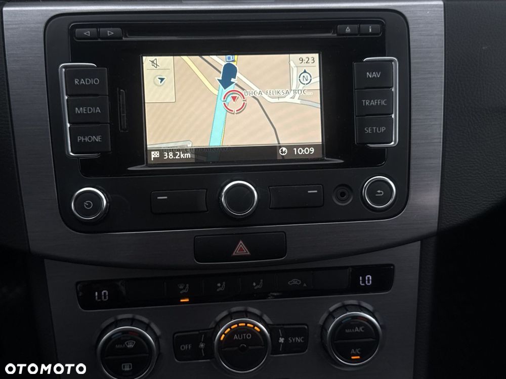 Volkswagen Passat 1.4 TSI BMT Comfortline - 20