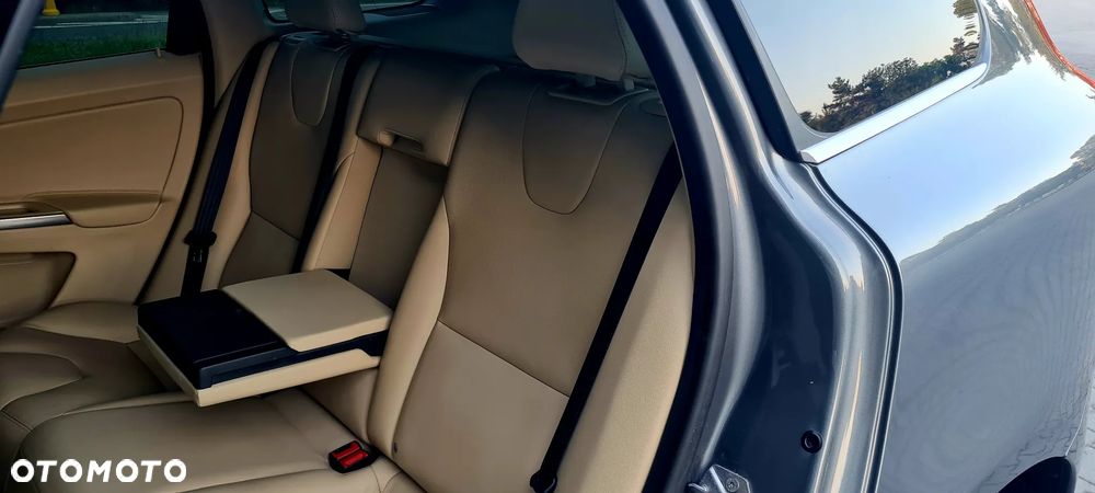 Volvo XC 60 T5 Drive-E Ocean Race - 31