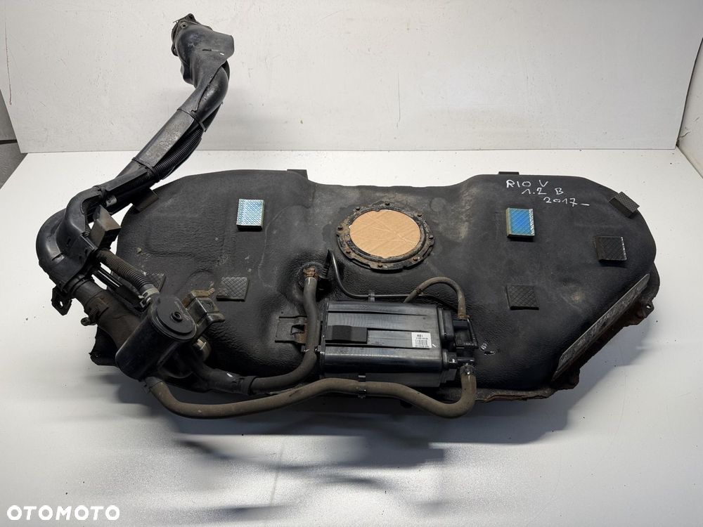 ZBIORNIK PALIWA BAK KIA RIO IV V 1.2 BENZYNA 17-21  31100-H8100 - 2