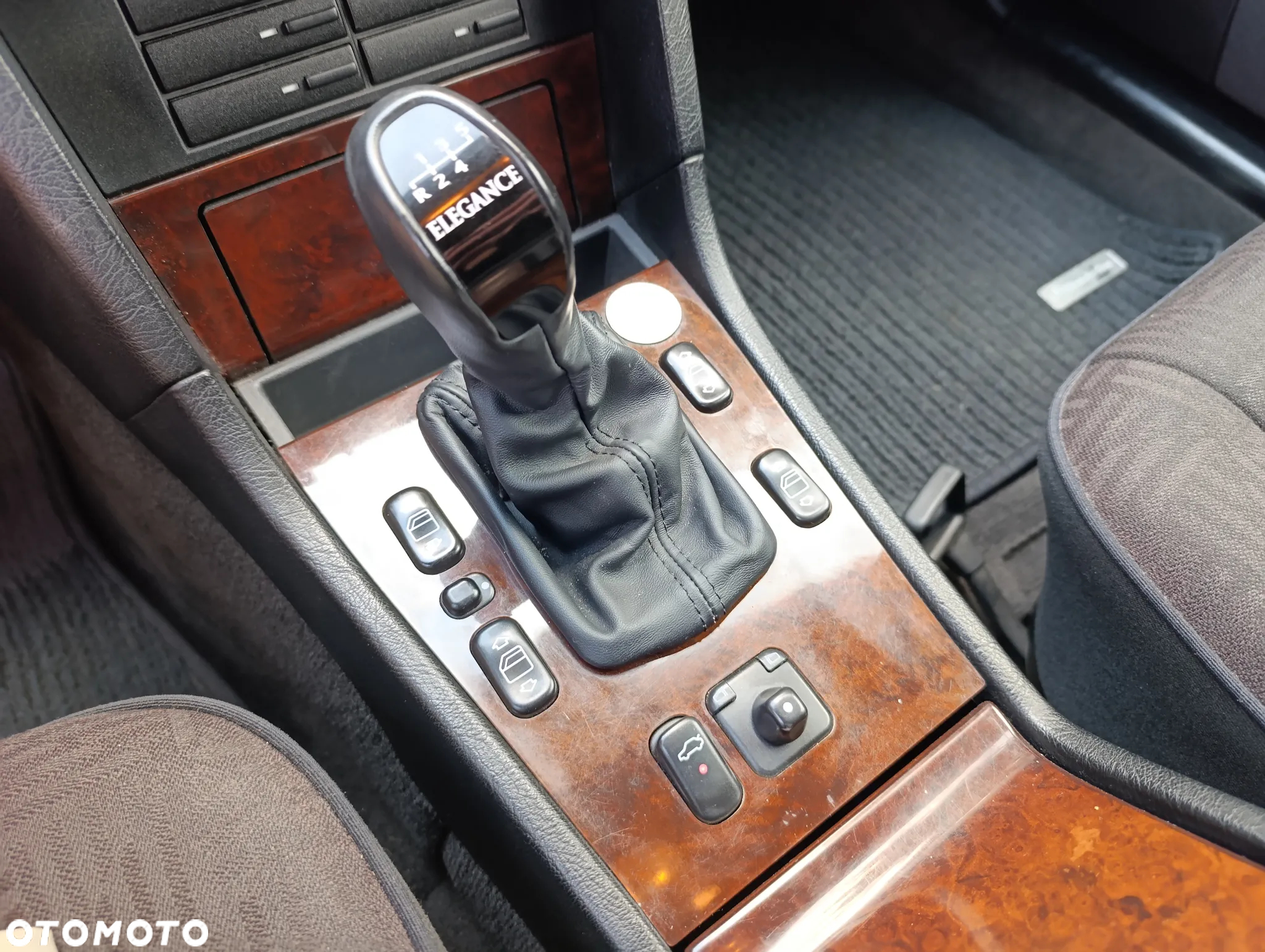 Mercedes-Benz Klasa C 180 Elegance - 22