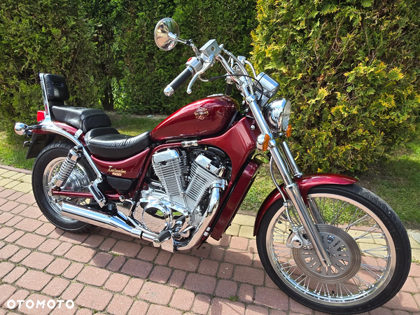 Suzuki VS