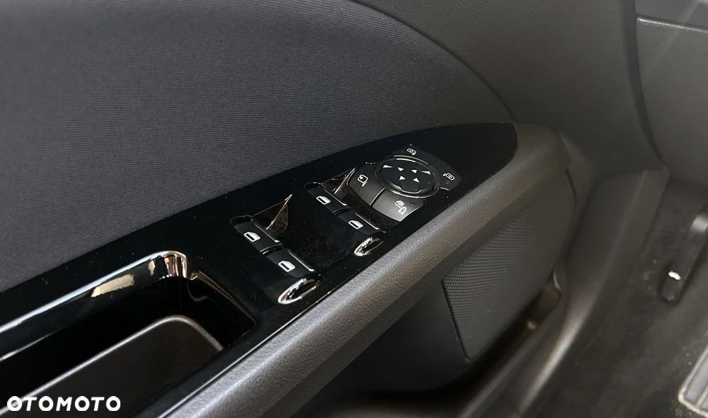Ford Mondeo 2.0 Hybrid Titanium - 16
