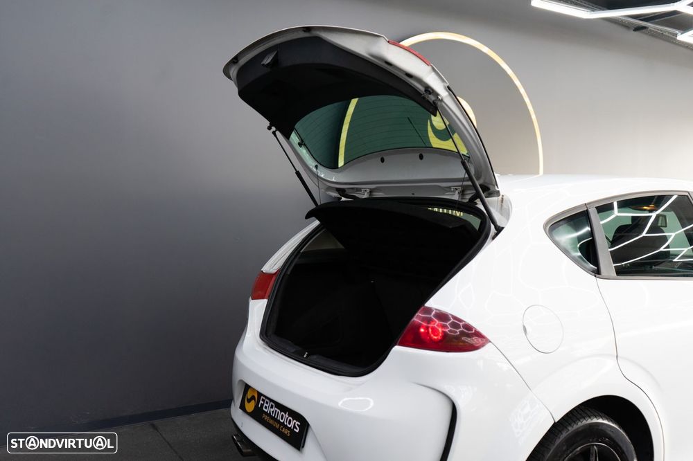 SEAT Leon 1.6 TDI DPF Ecomotive Sport - 18