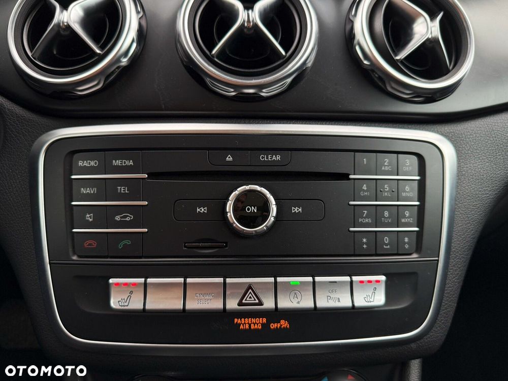 Mercedes-Benz GLA 200 7G-DCT Style - 28