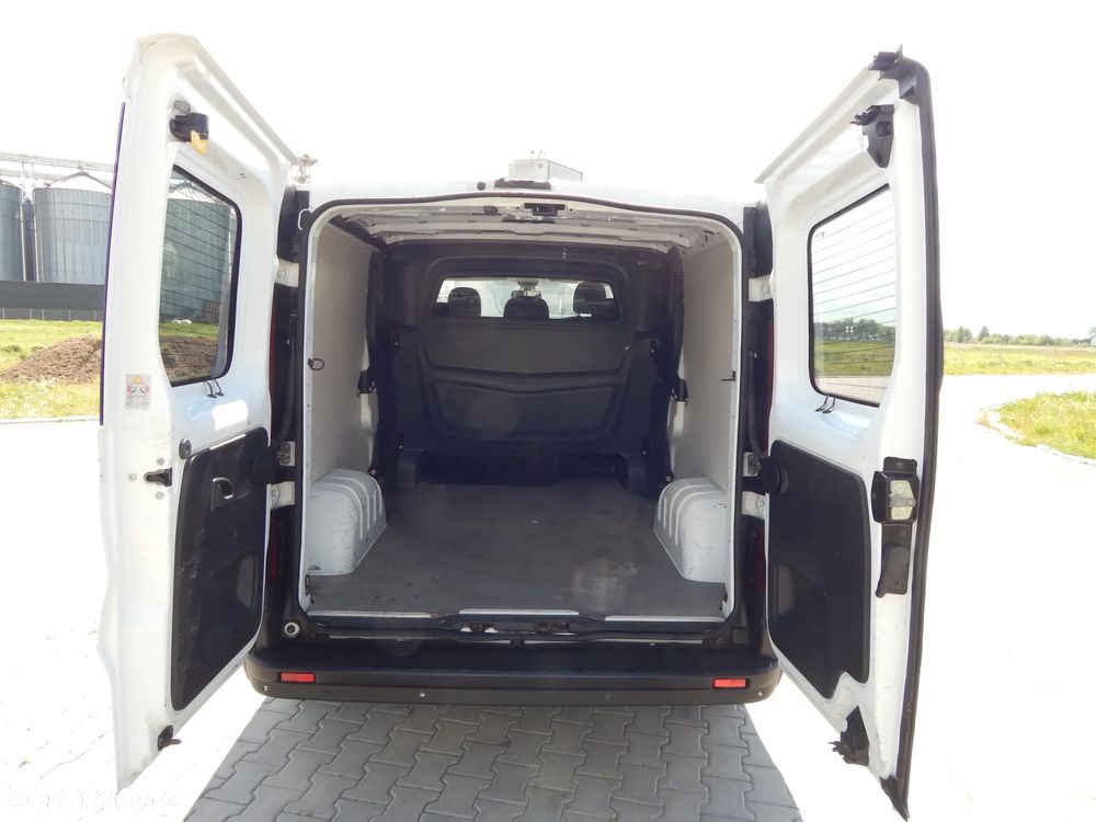 Opel Vivaro 1,6 CDTI Long  5-Osobowy Brygadówka - 25