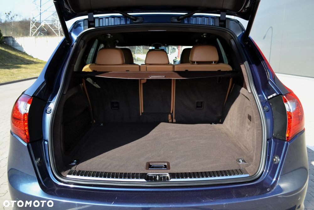 Porsche Cayenne - 32