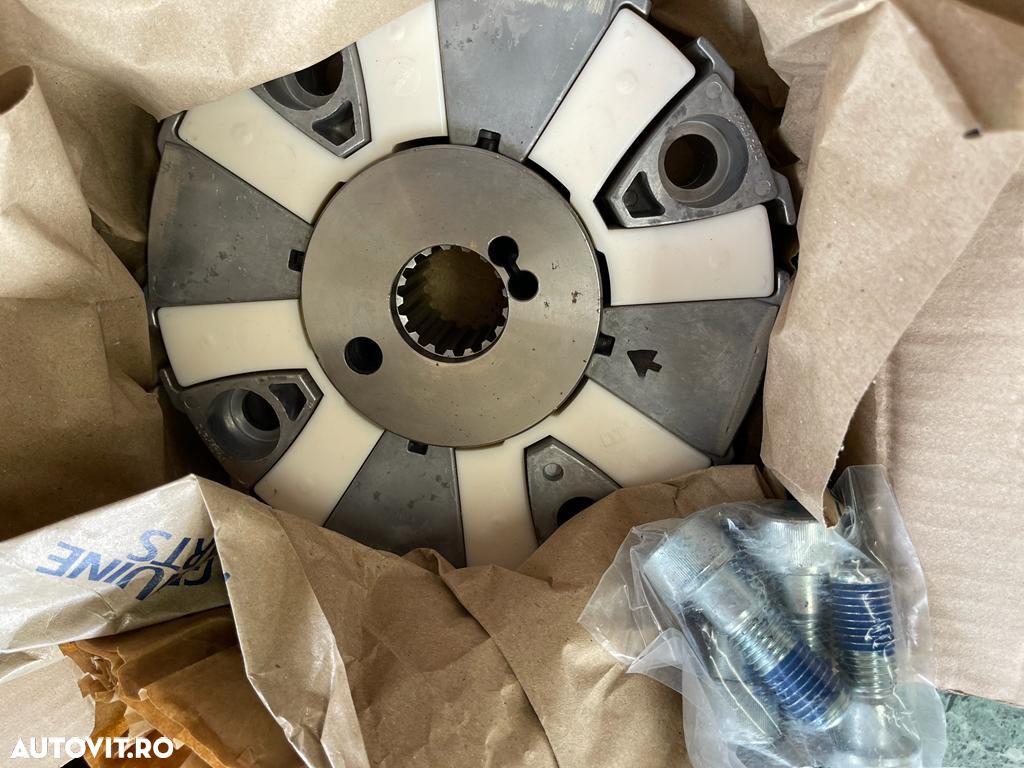 Cuplaj intre pompa hidraulica si motor ptr.Hyundai R-290LC-9 - 1