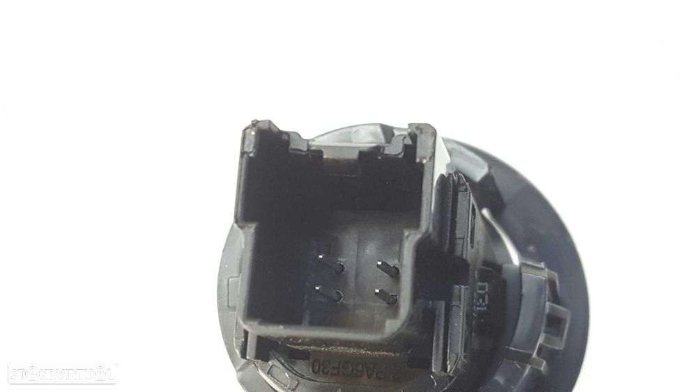 INSERIR INTERRUPTOR DE PARADA FORD FOCUS LIM. ST-LINE - 4