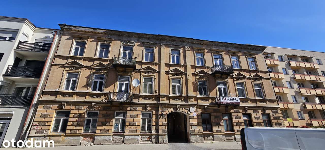 Przestronne mieszkanie z balkonem w Śródmieściu