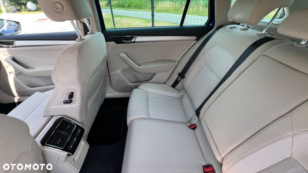 Skoda Superb 2.0 TDI 4x4 Style DSG - 7