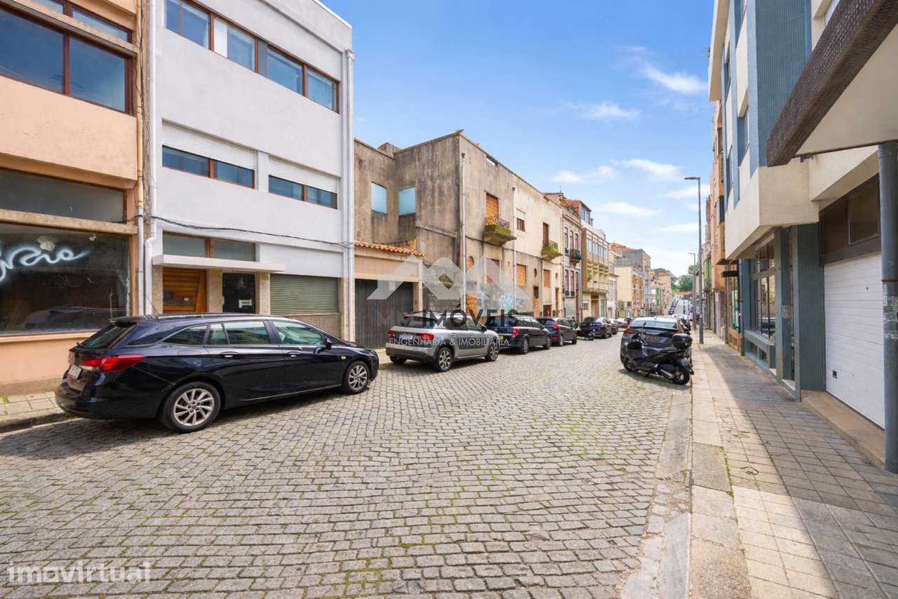 Apartamento T3 | Antas | Terraço | Bom para Investimento | 2 Frentes | - Grande imagem: 5/26