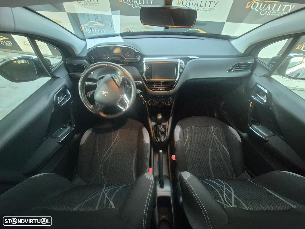 Peugeot 208 1.4 HDi SE Style - 13