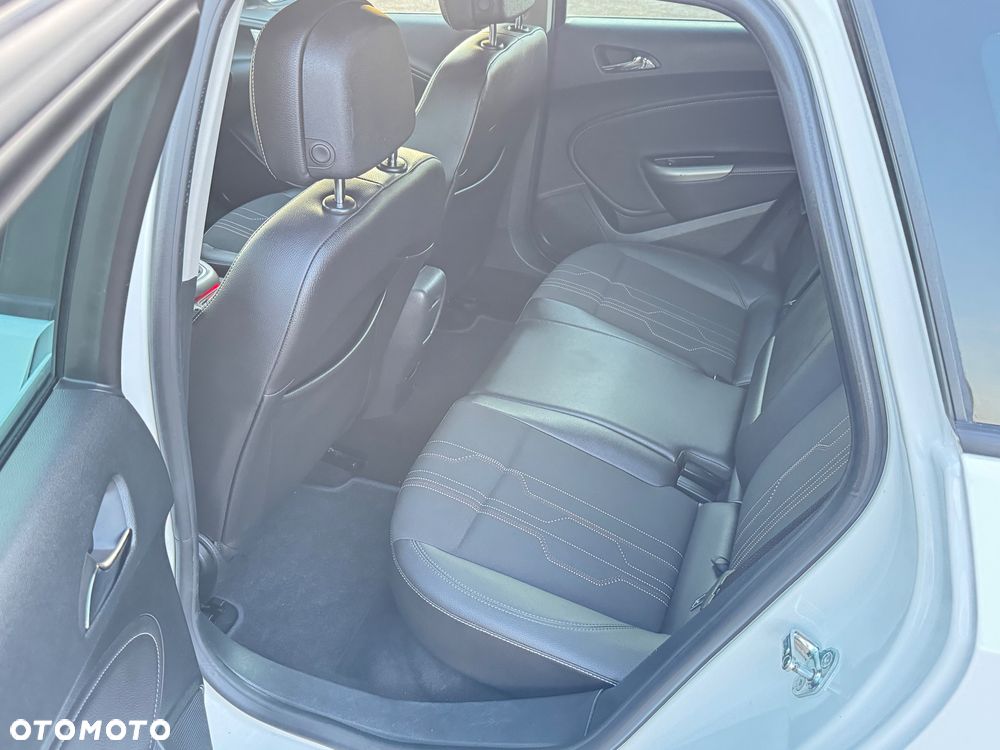 Opel Astra 1.4 T Edition 150 - 25