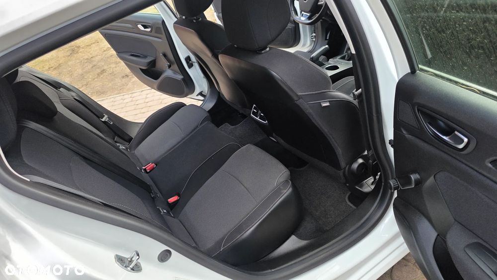 Renault Megane ENERGY TCe 100 INTENS - 39