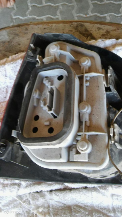 Farol tras lado passageiro vw polo 2004 - 4