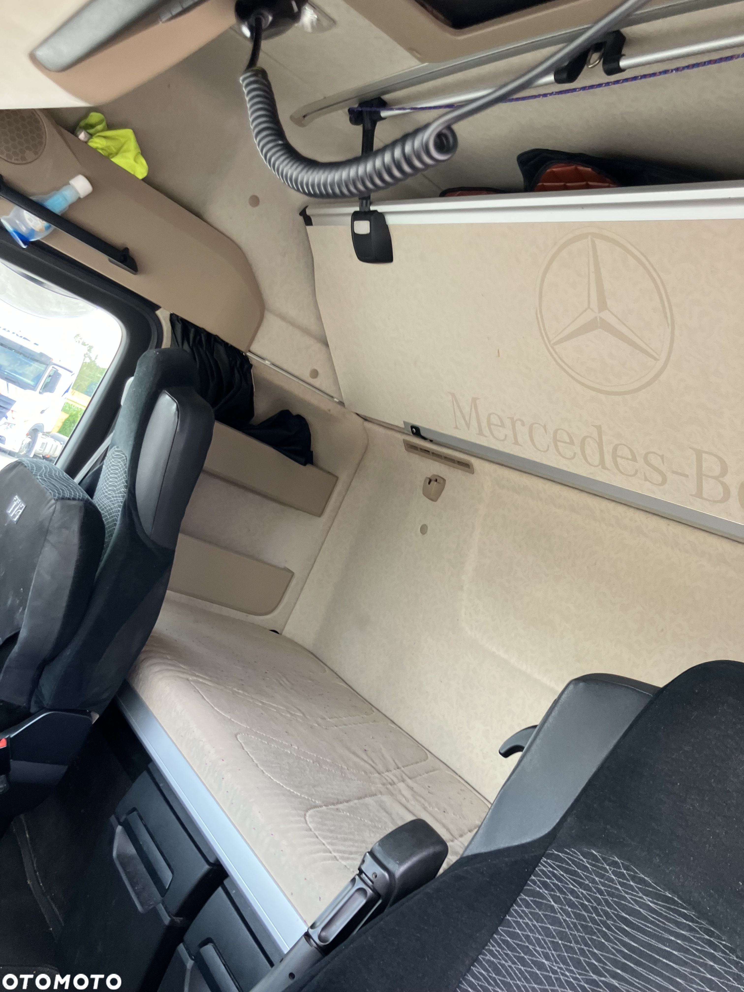 Mercedes-Benz MP4 - 13