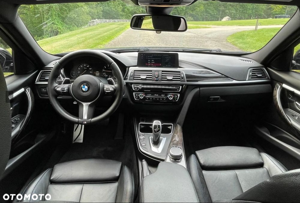 BMW Seria 3 330i xDrive Edition M Sport Shadow - 11