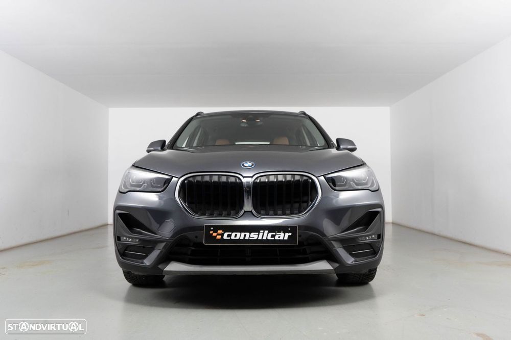 BMW X1 25 e xDrive Corporate Edition - 4