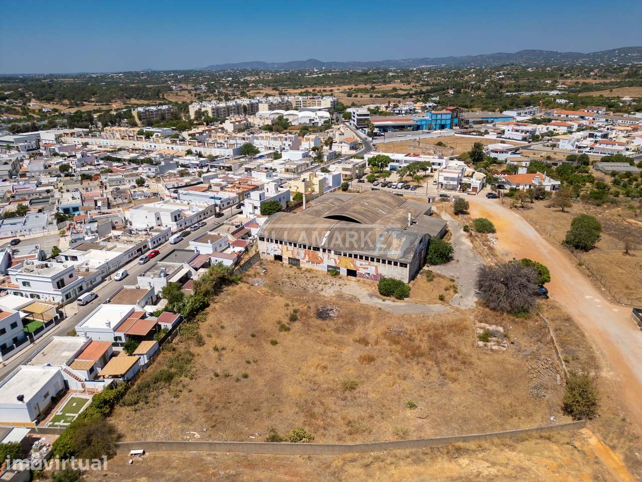 Terreno urbano com 9108 m2 e projeto aprovado para construção de 150 f - Grande imagem: 5/24