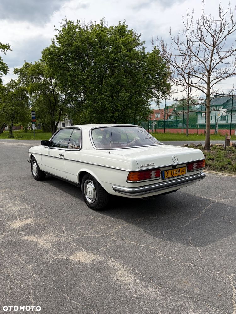 Mercedes-Benz W123 - 9