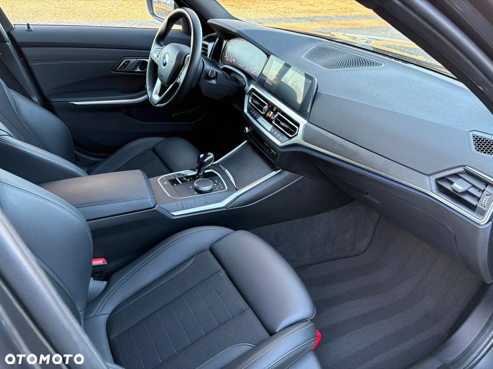 BMW Seria 3 320d xDrive Advantage sport - 26