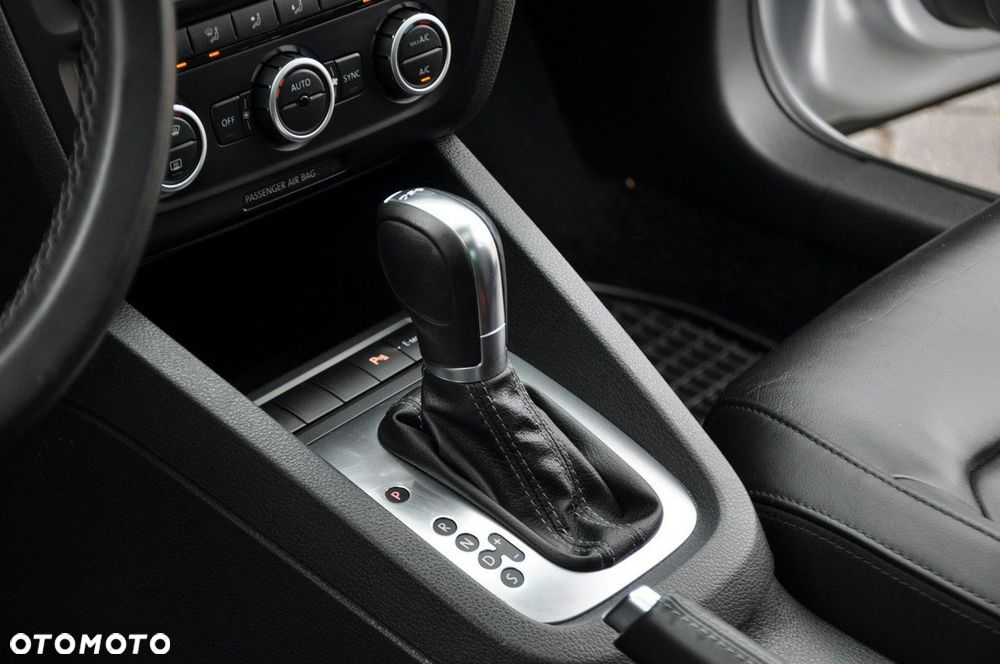 Volkswagen Jetta - 35