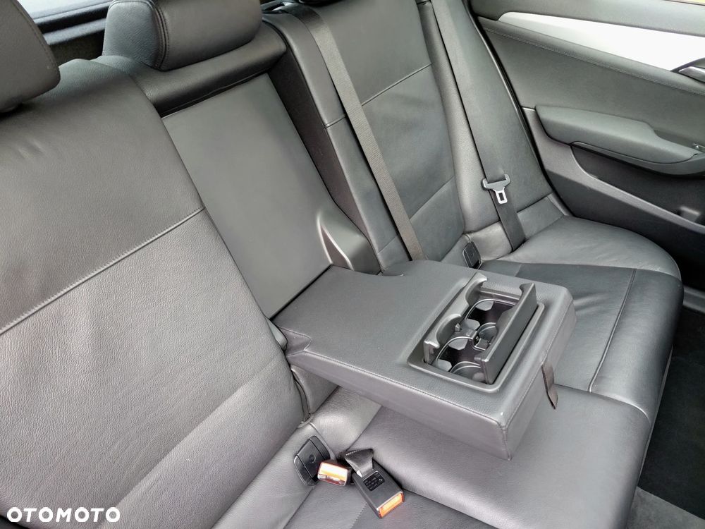 BMW X1 sDrive18i xLine - 18