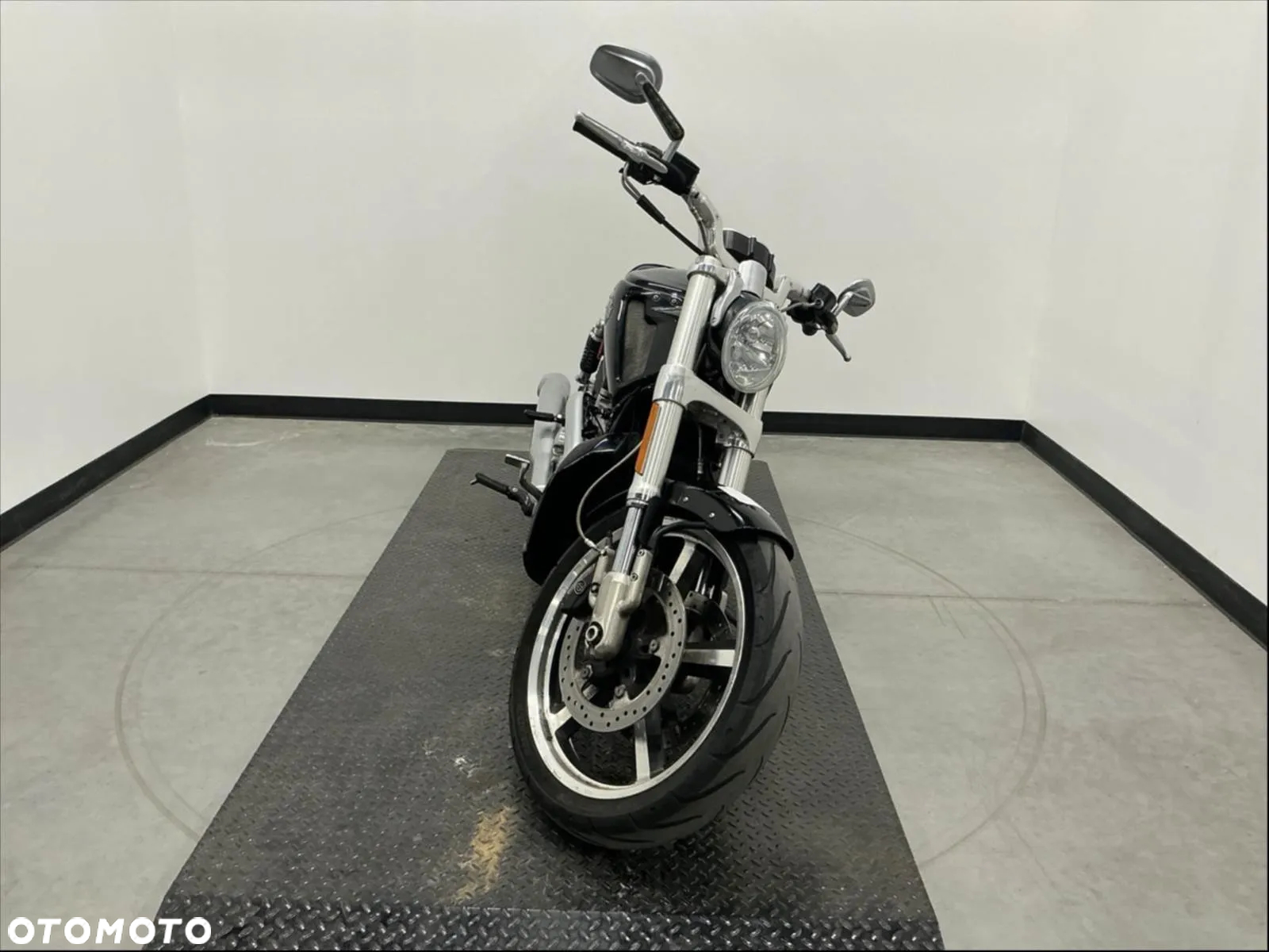 Harley-Davidson V-Rod Muscle - 2