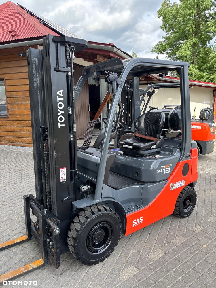 Toyota wózek widłowy 8FGF18 JAK NOWY! 3038h! LPG 63 800 netto - 3