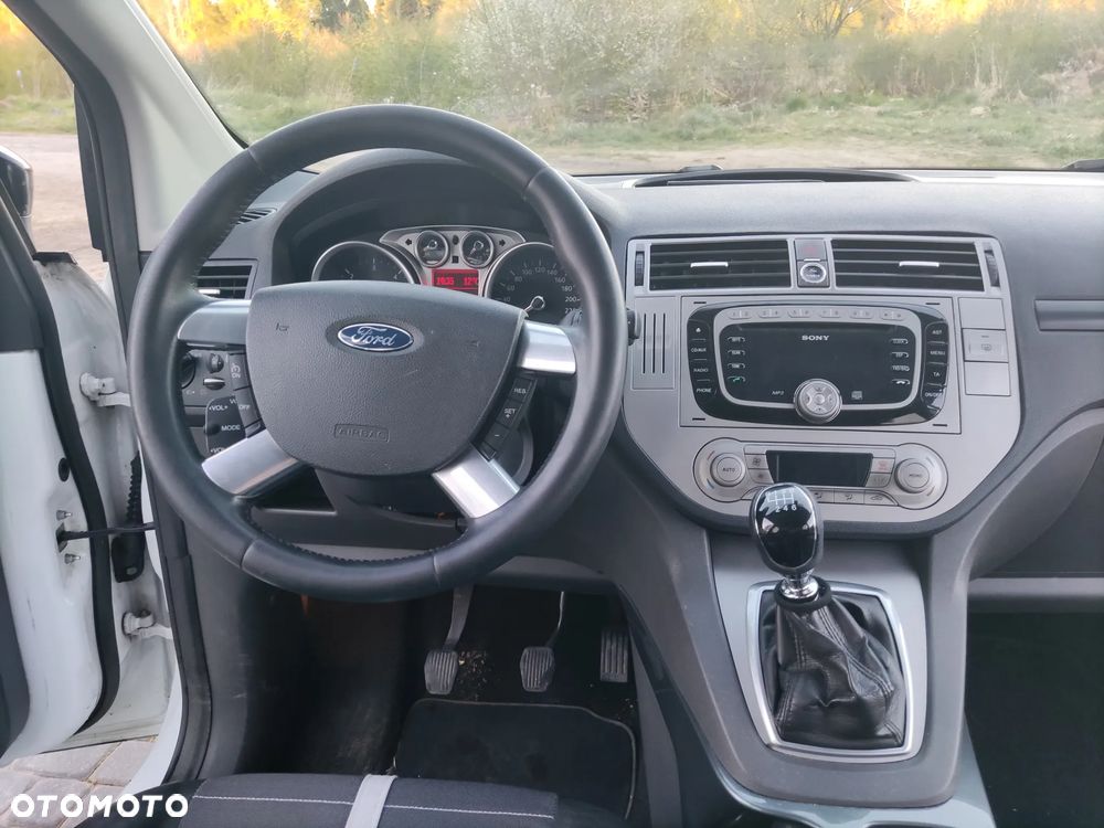 Ford Kuga 2.0 TDCi 2x4 Titanium - 17