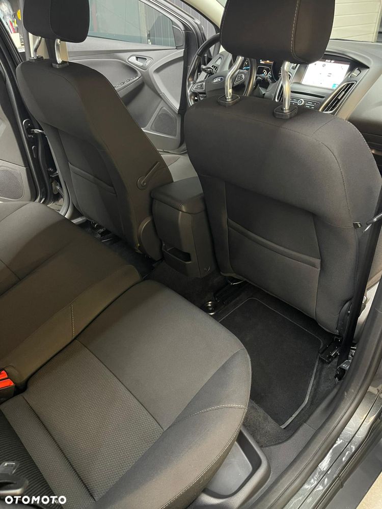 Ford Focus 1.0 EcoBoost Gold X (Trend) - 25