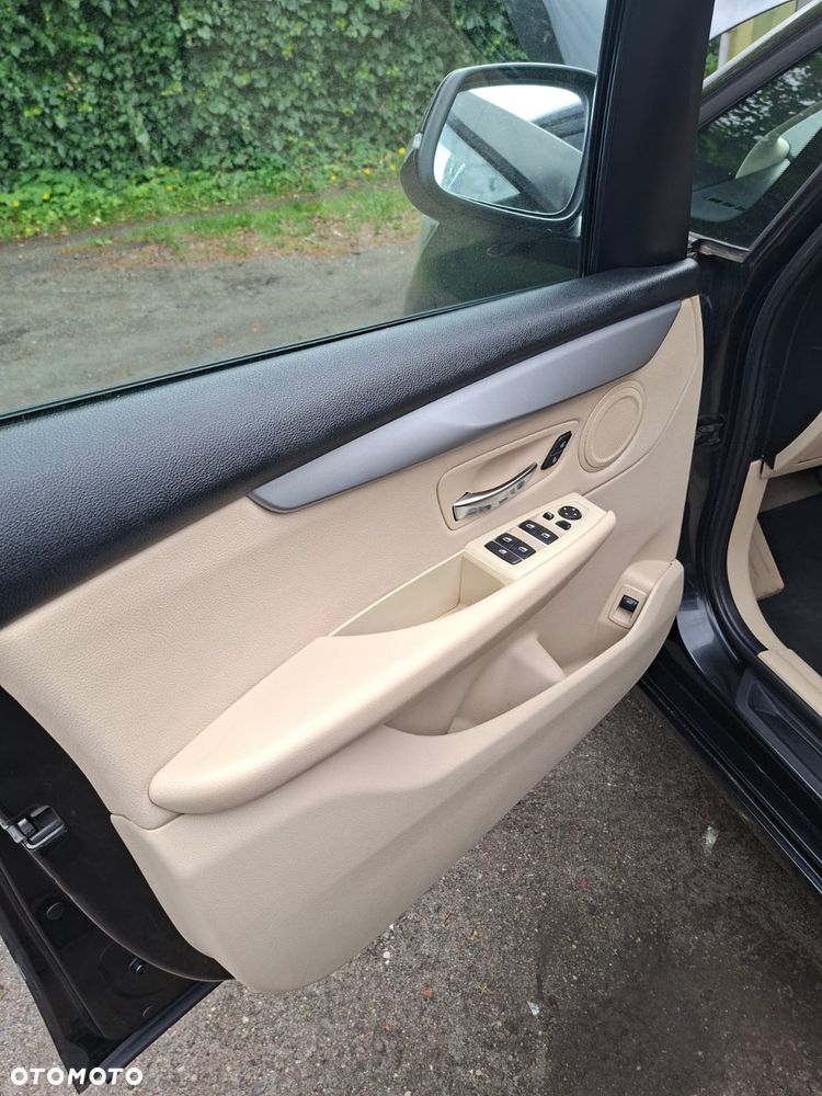 BMW Seria 2 216d - 7