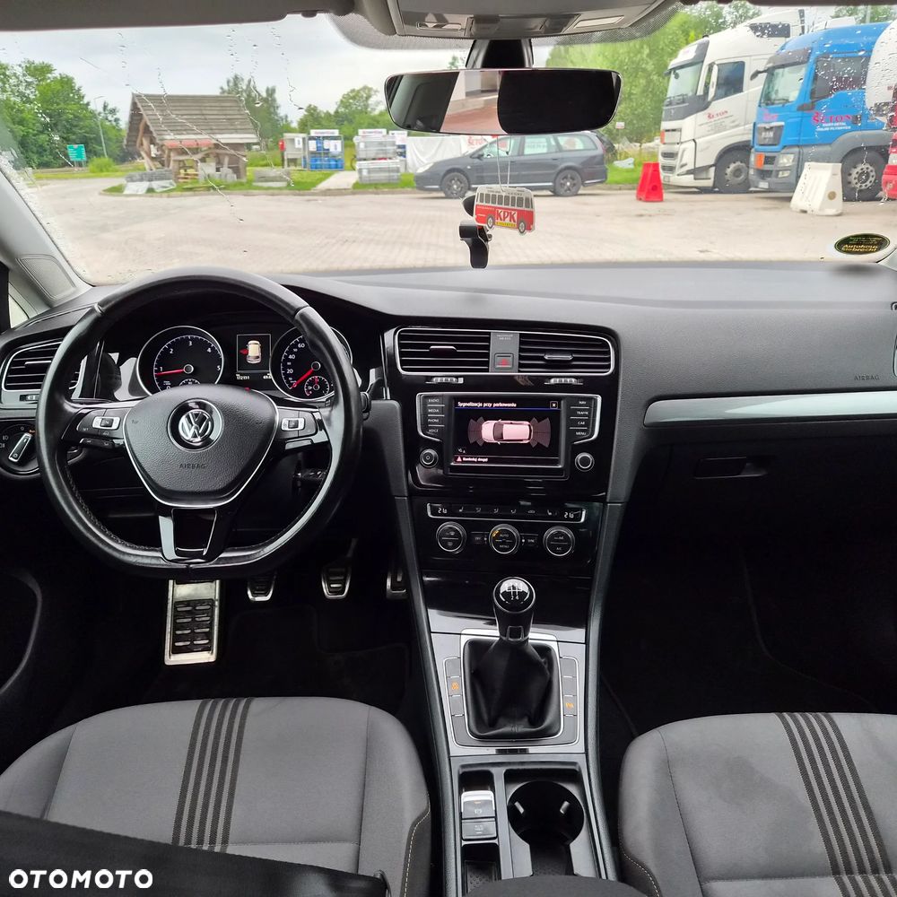 Volkswagen Golf - 12