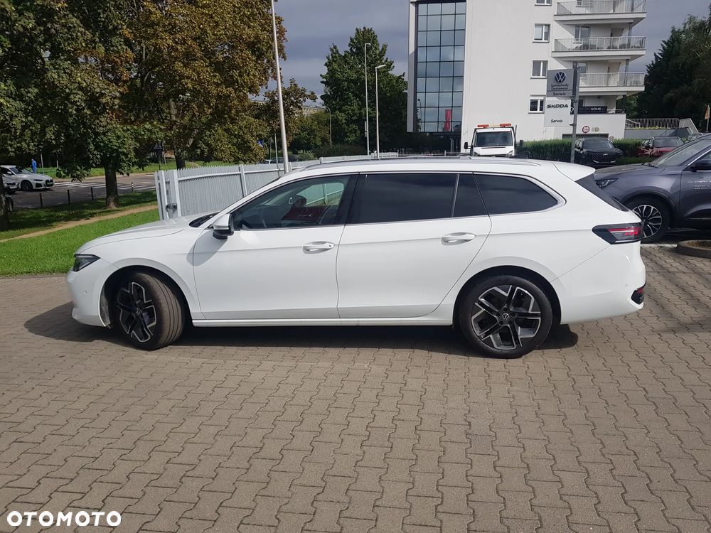 Volkswagen Passat - 8