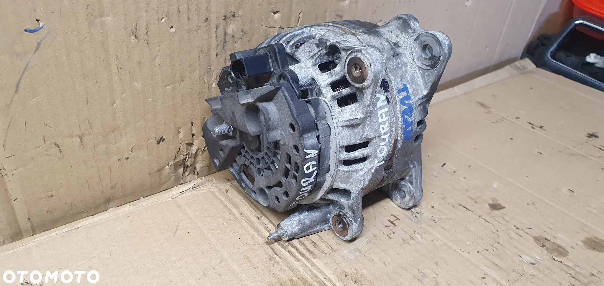 Alternator prądnica VW Touran 1.9 TDI 06F903023FX - 4