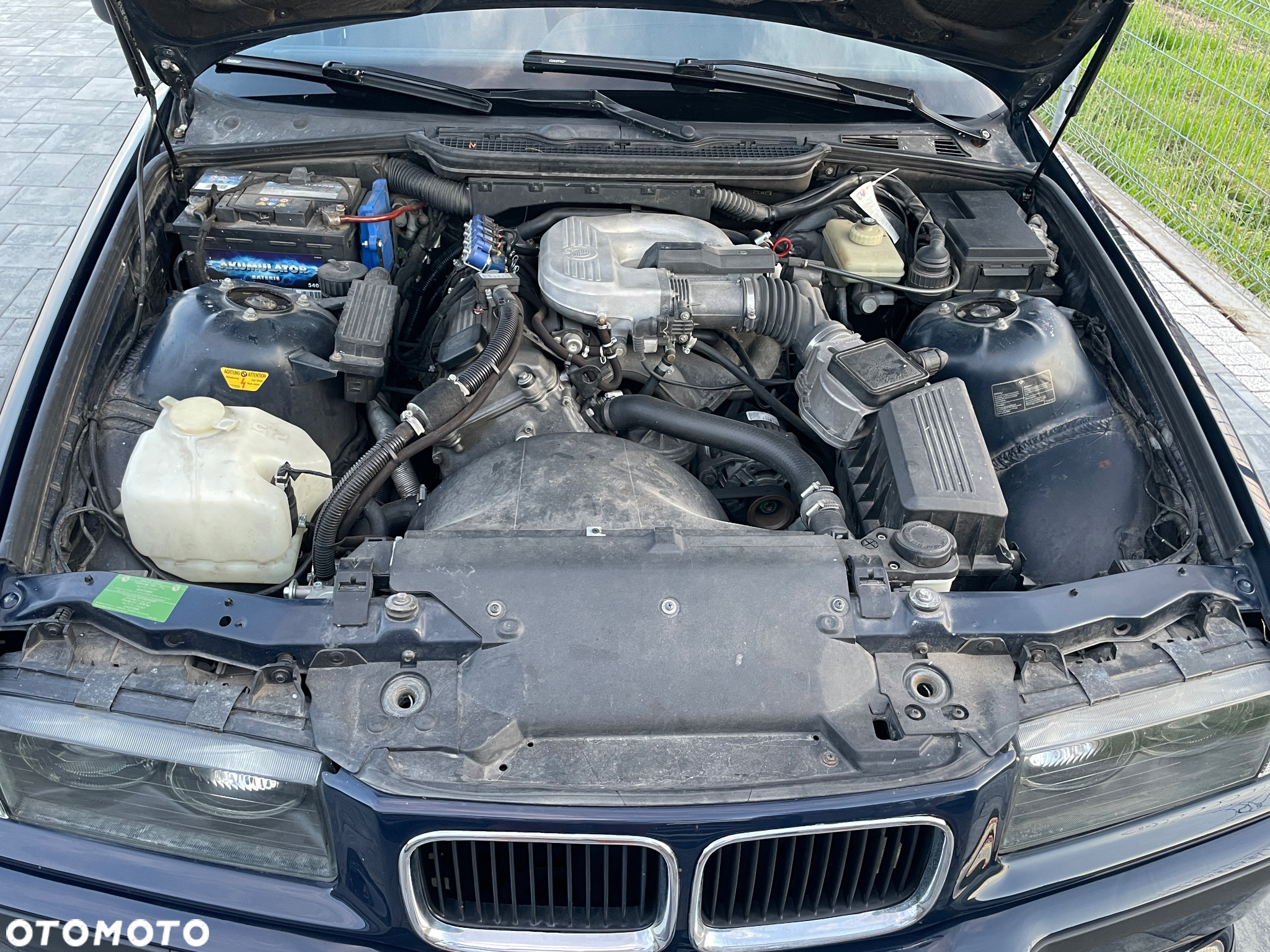 BMW Seria 3 318i - 9