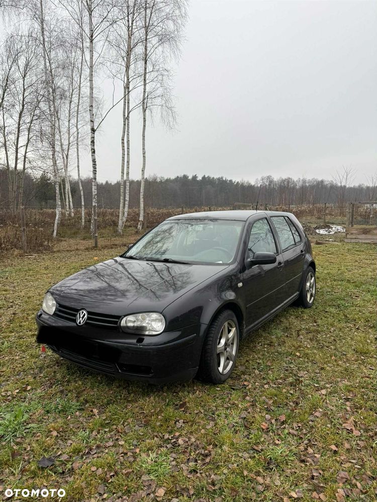 Volkswagen Golf - 1