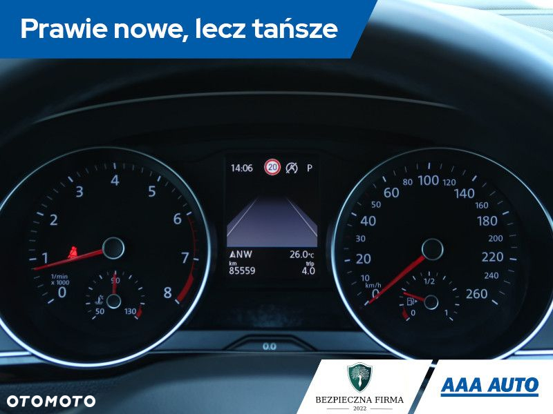 Volkswagen Passat - 12