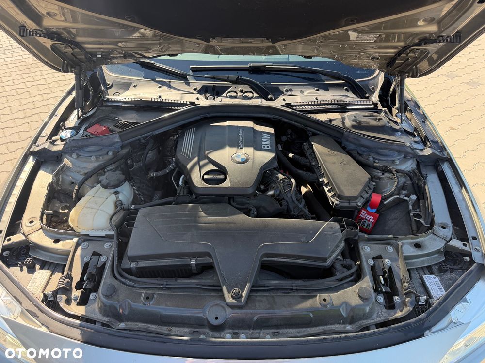 BMW Seria 3 320d Efficient Dynamics Sport Line - 19