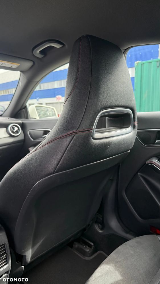 Mercedes-Benz CLA - 28