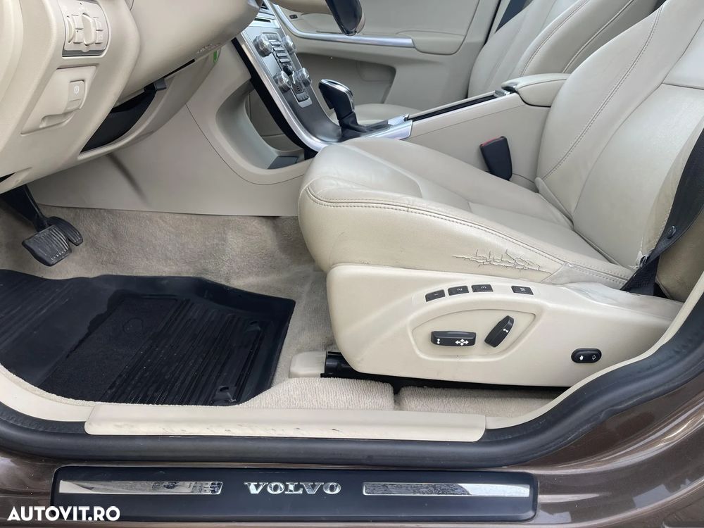 Volvo XC 60 D4AWD Momentum - 15